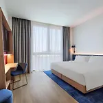 Hampton By Hilton Isola Nuova