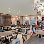 Hampton By Hilton Isola Nuova