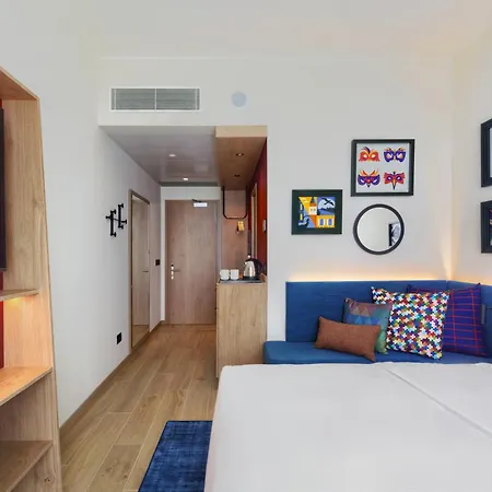 Hampton By Hilton Isola Nuova