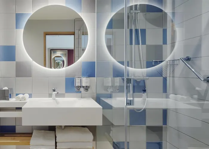 Hampton By Hilton Isola Nuova Hotel 3*