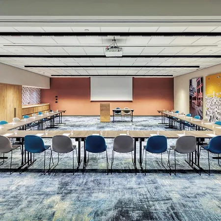 Hampton By Hilton Isola Nuova Hotel 3*