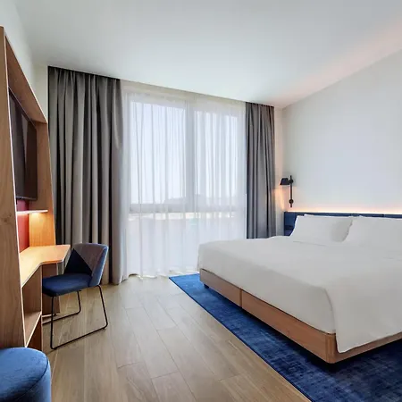 Hotel Hampton By Hilton Isola Nuova