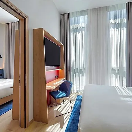 Hampton By Hilton Isola Nuova Hotel 3*