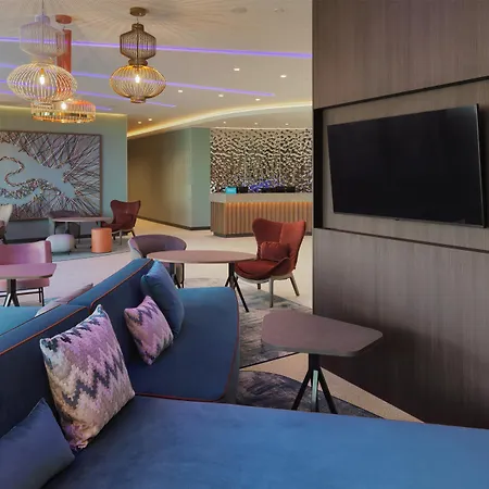 Hotel Hampton By Hilton Isola Nuova 3*