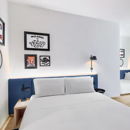 Hampton By Hilton Isola Nuova 3*