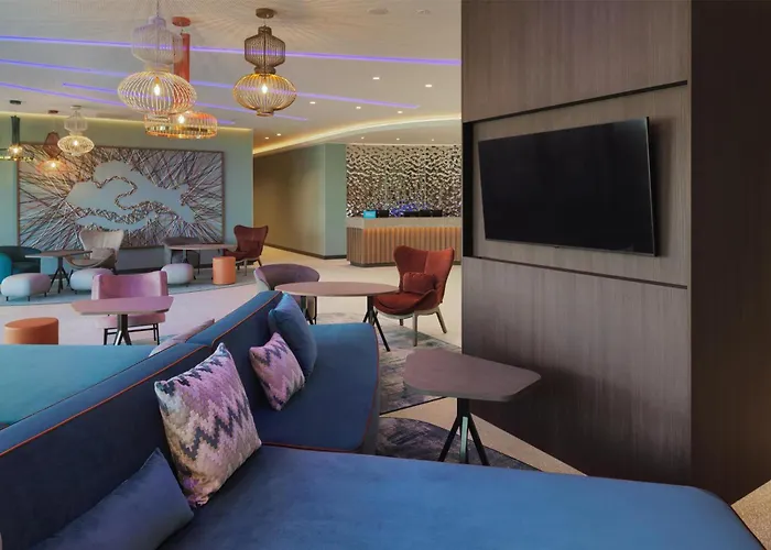 Hampton By Hilton Isola Nuova Otel