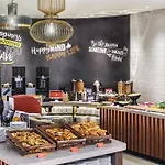 Hampton By Hilton Isola Nuova 3*