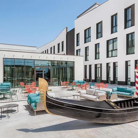Hotel Hampton By Hilton Isola Nuova
