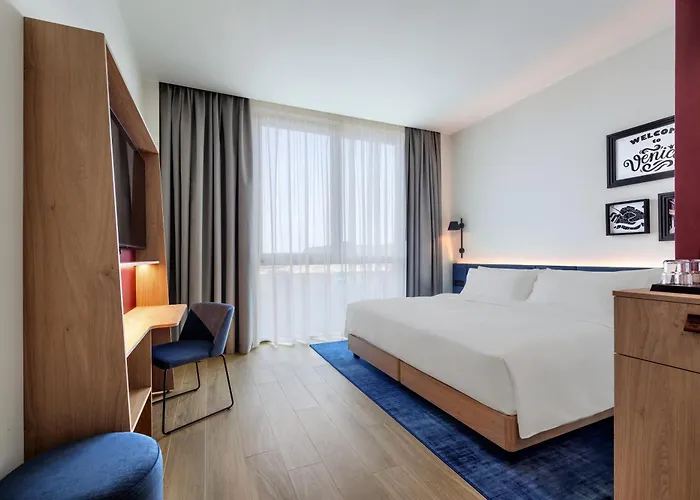 Hotel Hampton By Hilton Isola Nuova